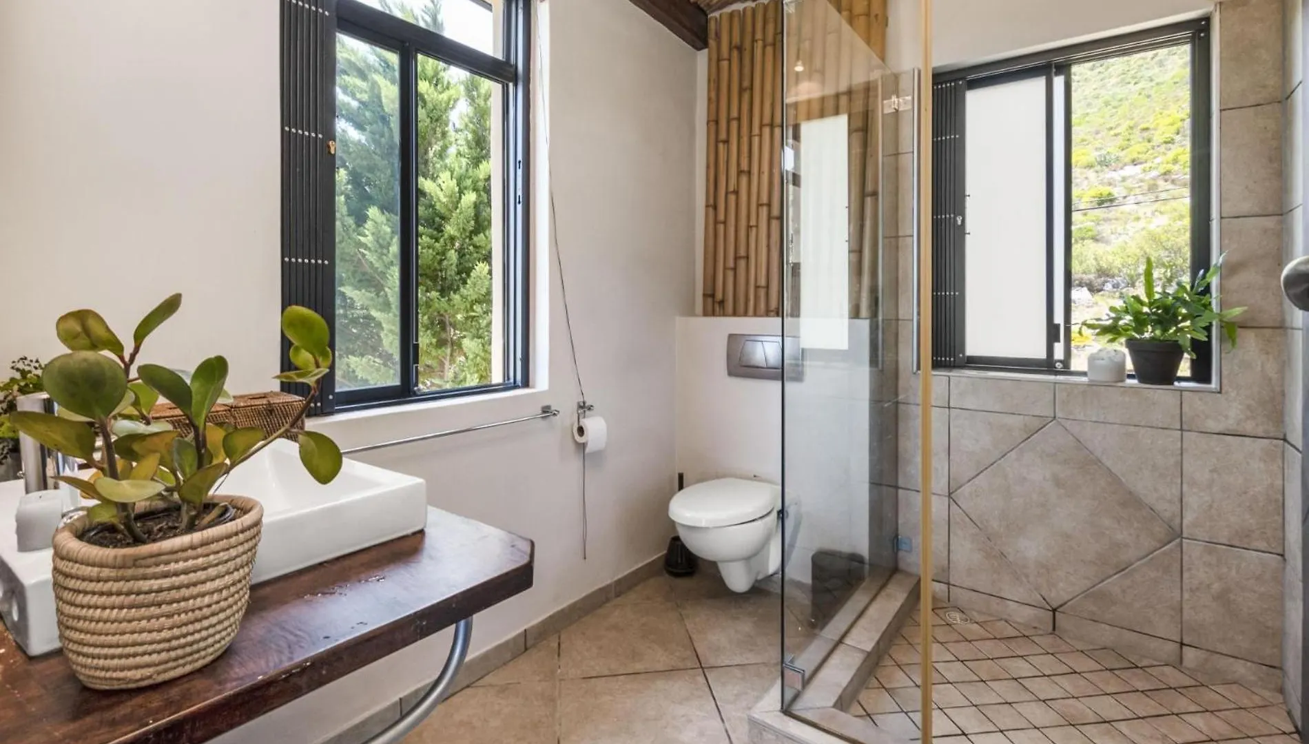 Hout Bay Coastal Villa With Mountain Views Cape Town 0*,  Güney Afrika